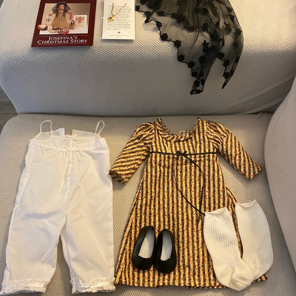 1997 American Girl Collection Josefina Christmas outfit